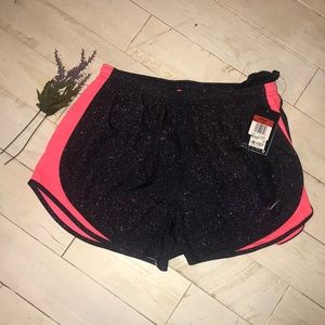 Nike Tempo Shorts Black/Neon Orange-Pink